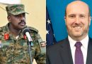 Gen Muhoozi yikomye Ambasaderi wa Amerika muri Uganda wubahutse Se