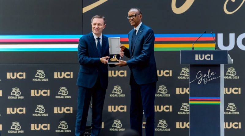 Perezida Kagame yahawe Umudali w’Indashyikirwa mu mukino w’Amagare